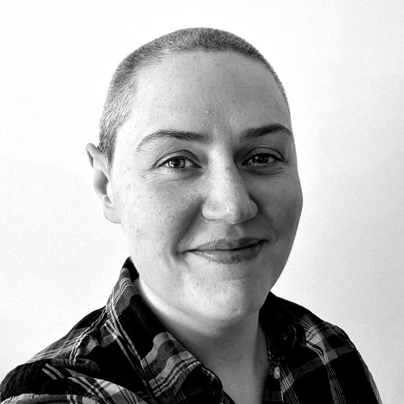Photo of the writer Eva Carson