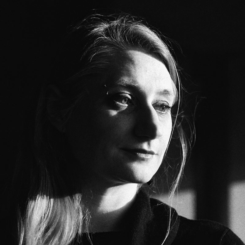 Photo of the writer Lynsey May